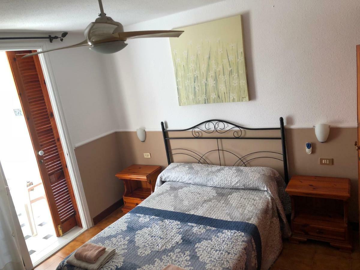 Beachfront Apartment Arona  Eksteriør billede